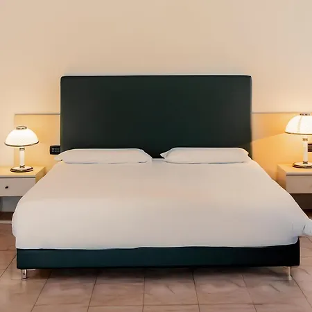 Rondo فندق باري